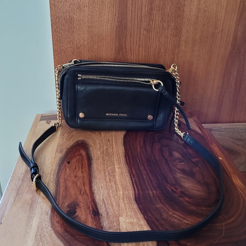 Michael Kors Women's Cossbody Purse great like NWOT condition